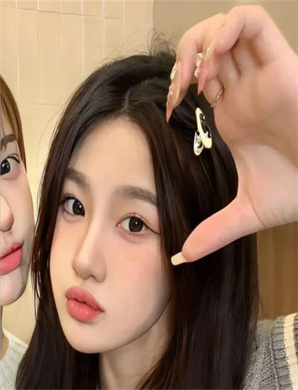 給我一個十八歲在線觀看免費_崩潰邊緣的女人